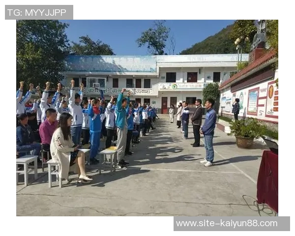 贺炜:面对失利中国队不必气馁未来仍需努力和提升 贺炜:面对失利中国队不必气馁未来仍需努力和提升